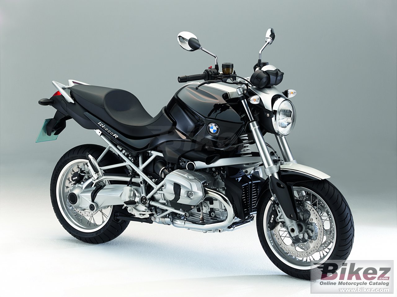 Big BMW r 1200 r classic picture and wallpaper from Bikez.com